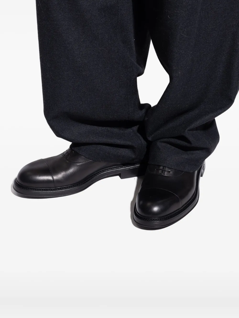 Emporio Armani cap-toe Oxford shoes Zwart