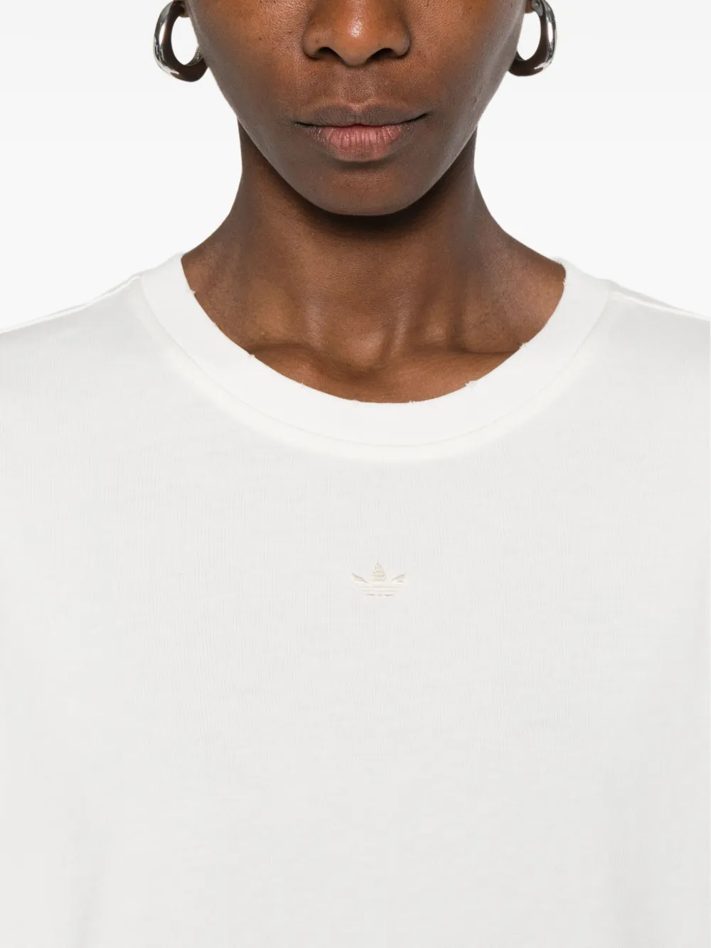 adidas T-shirt met gerafeld logo Wit