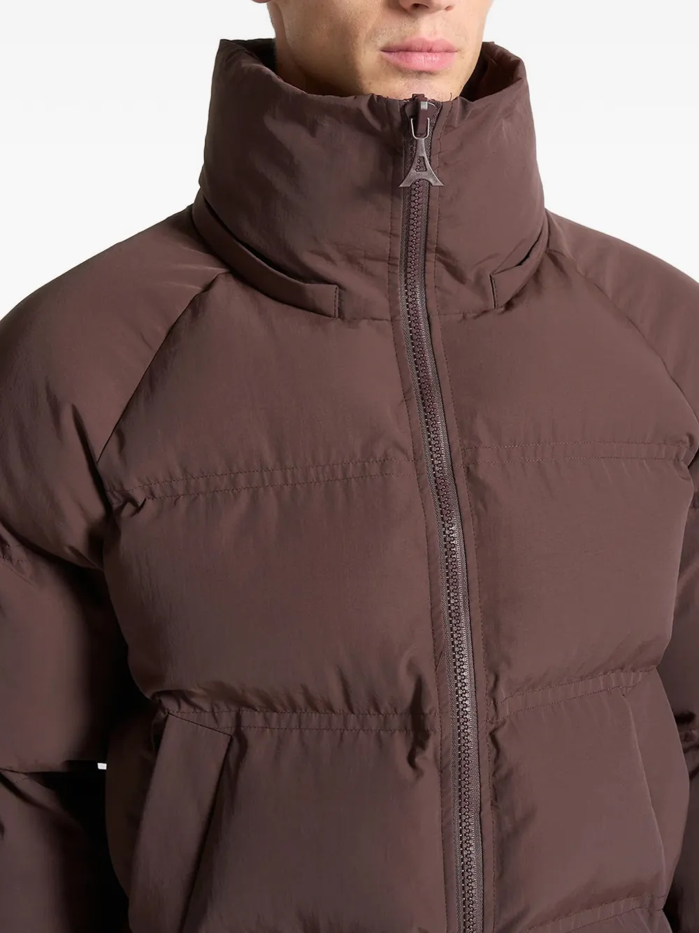 Manière De Voir wrap-neck puffer jacket Bruin