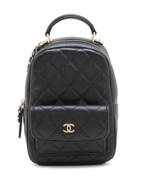 CHANEL Pre-Owned mochila acolchada mini con logo CC de piel caviar 2021-2025