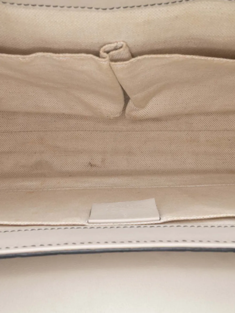 Pre-owned Gucci 2016-2025 Medium Ssima Emily Shoulder Bag In White