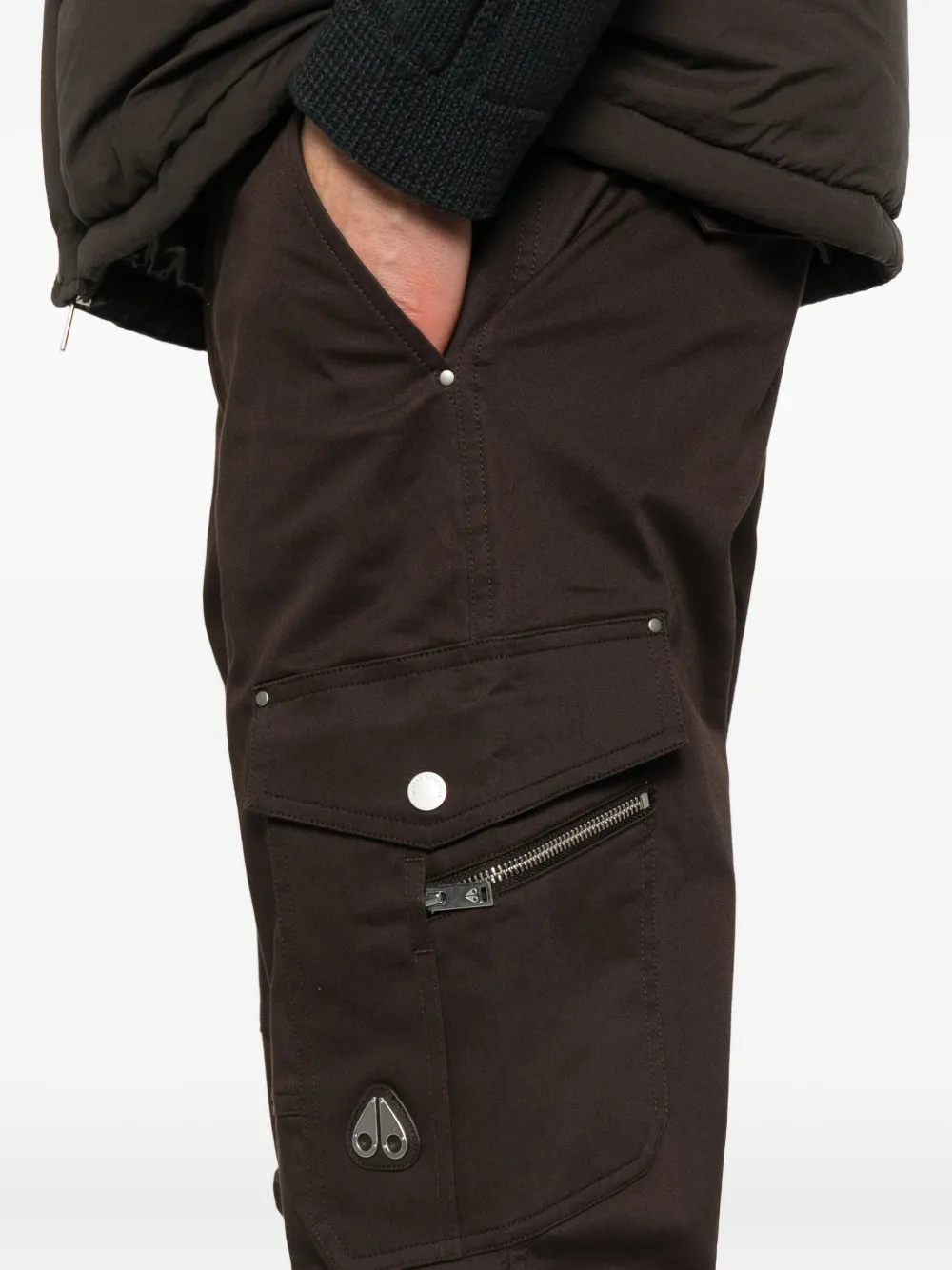Moose Knuckles Cargo-pockets Logo-patch Trousers In Brown