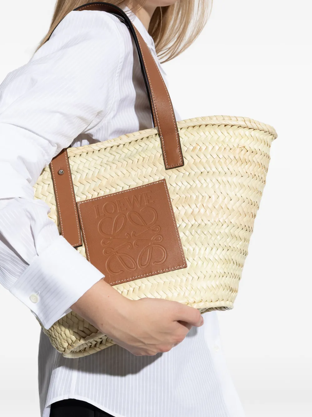 LOEWE Basket logo-patch tote bag - Beige