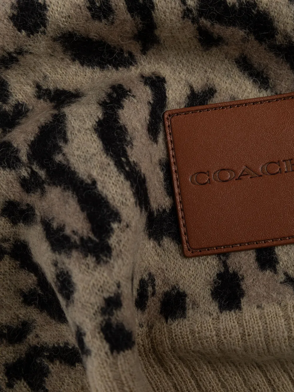 Coach Sjaal met dierenprint en logopatch Beige