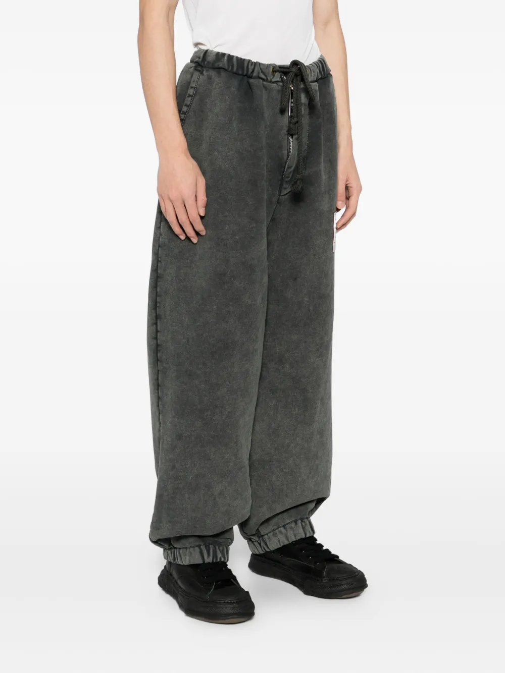 Maison MIHARA YASUHIRO Broek met logopatch Grijs