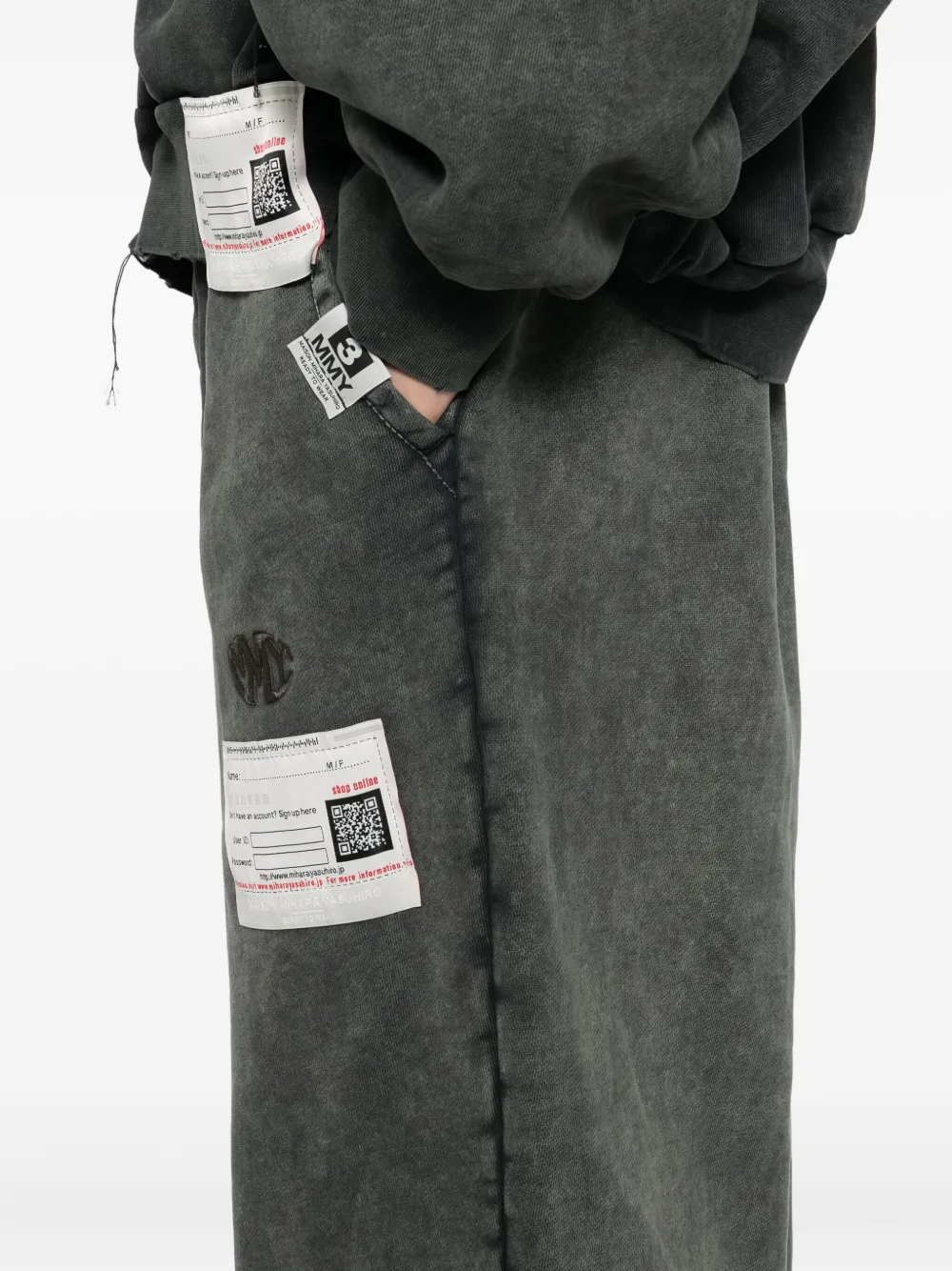 Maison MIHARA YASUHIRO Broek met logopatch Grijs