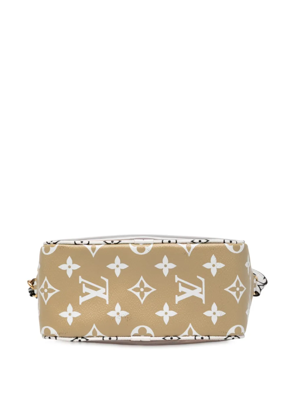 Pre-owned Louis Vuitton 2019 Monogram Giant Jungle Beach Pouch Shoulder Bag In Green