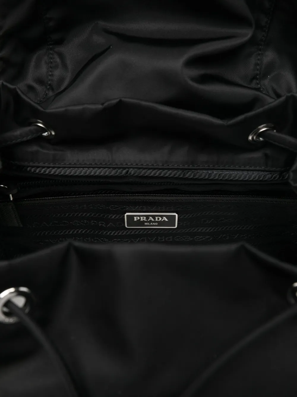 Prada Rugzak met omslag en gesp Zwart