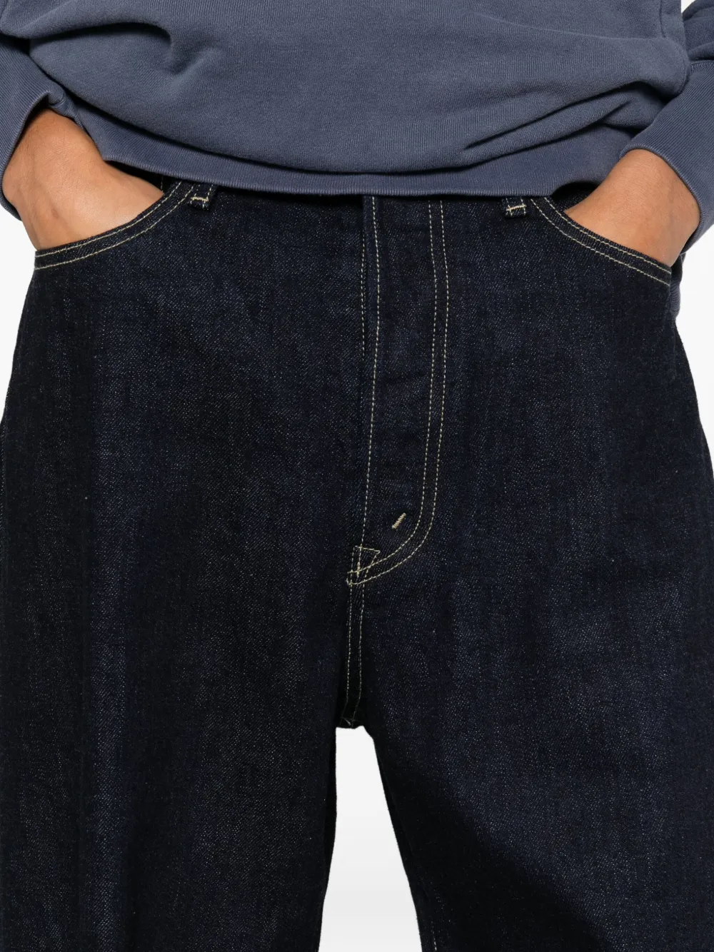 Kuro Contrast-stitching Jeans In Black