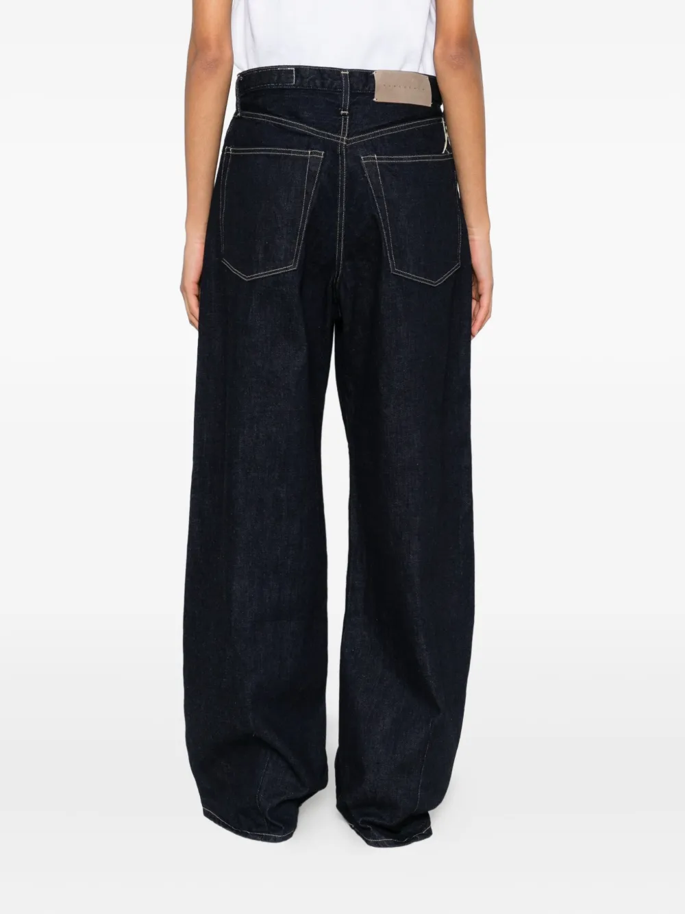 Kuro Contrast-stitching Jeans In Black