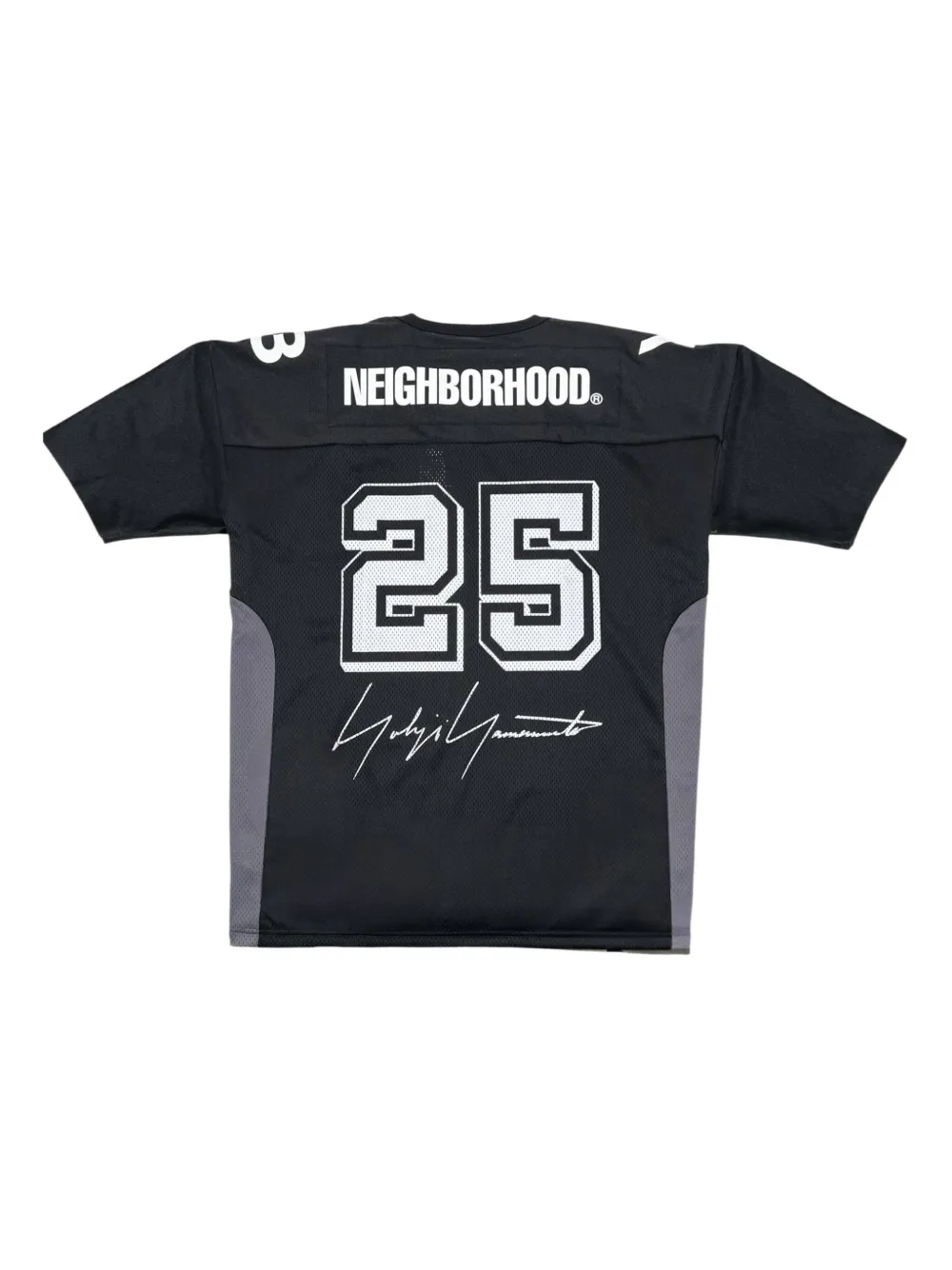 Y-3 playera con diseño de paneles en colaboración con Neighborhood | Playeras | Image 2