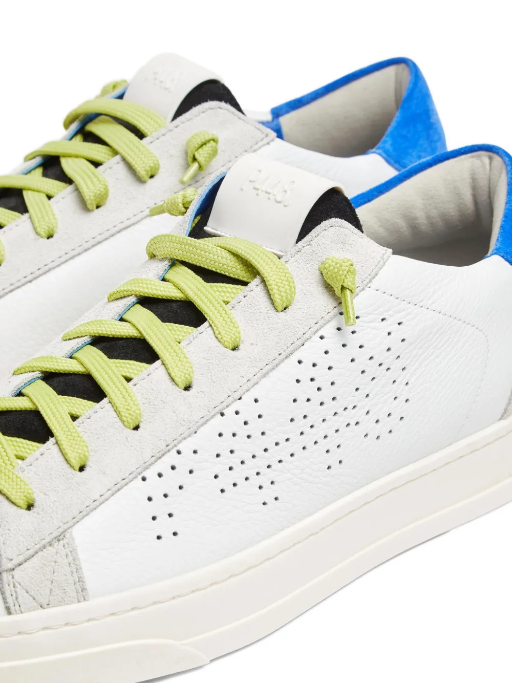 P448 Sneakers met geperforeerd logo Wit