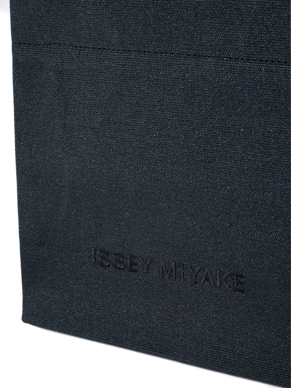 Issey Miyake Shopper met dubbel handvat en logoprint Zwart