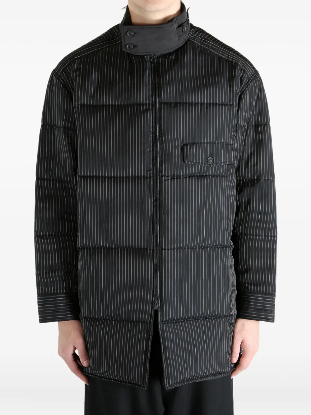 Yohji Yamamoto Gewatteerde jas met krijtstreep Zwart