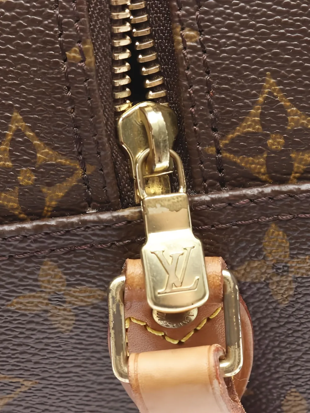 Pre-owned Louis Vuitton 2003 Blower Monogram-pattern Shoulder Bag In Brown