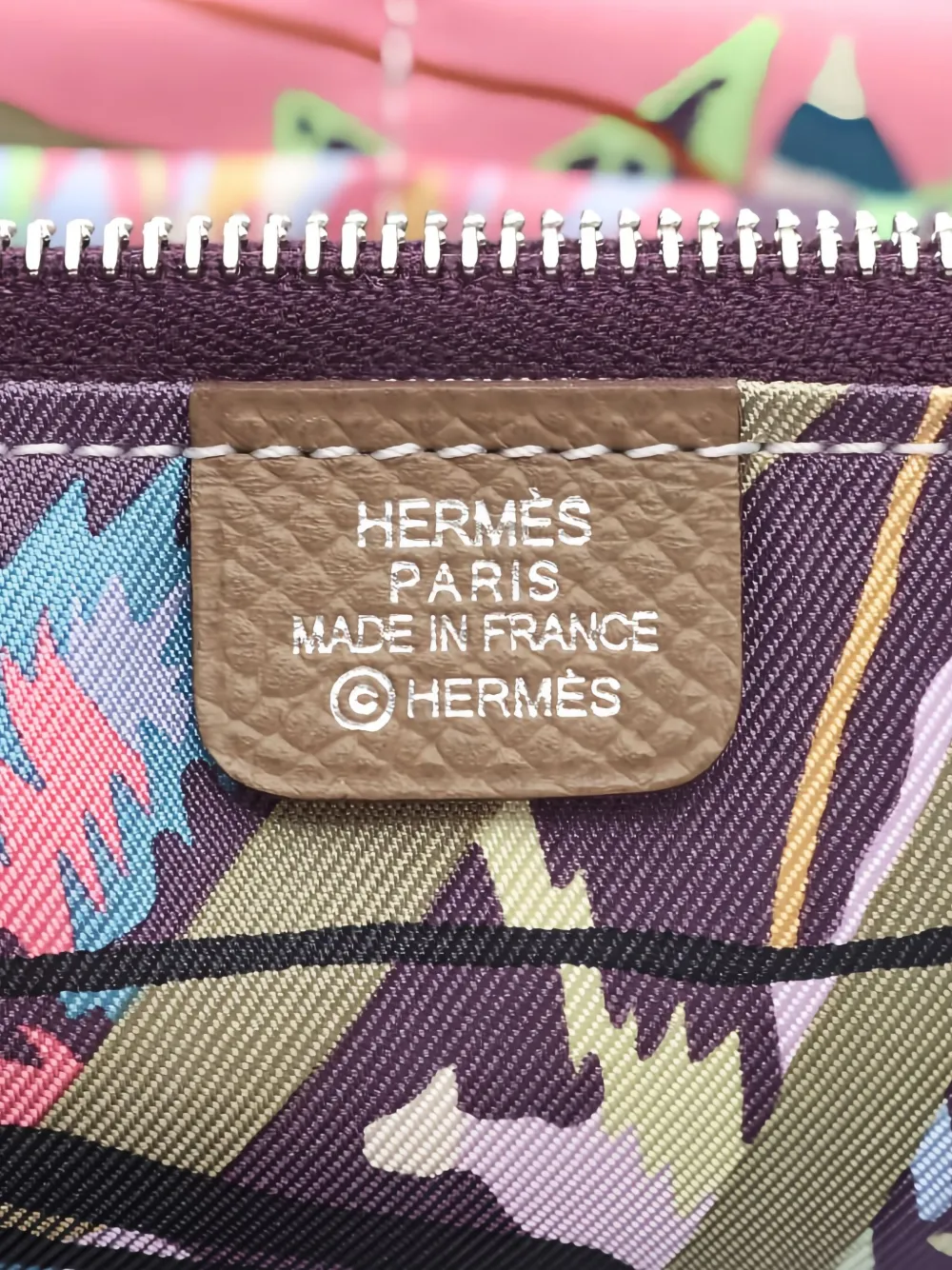 Pre-owned Hermes 2025 Zip-fastening Leather Wallet In Neutral