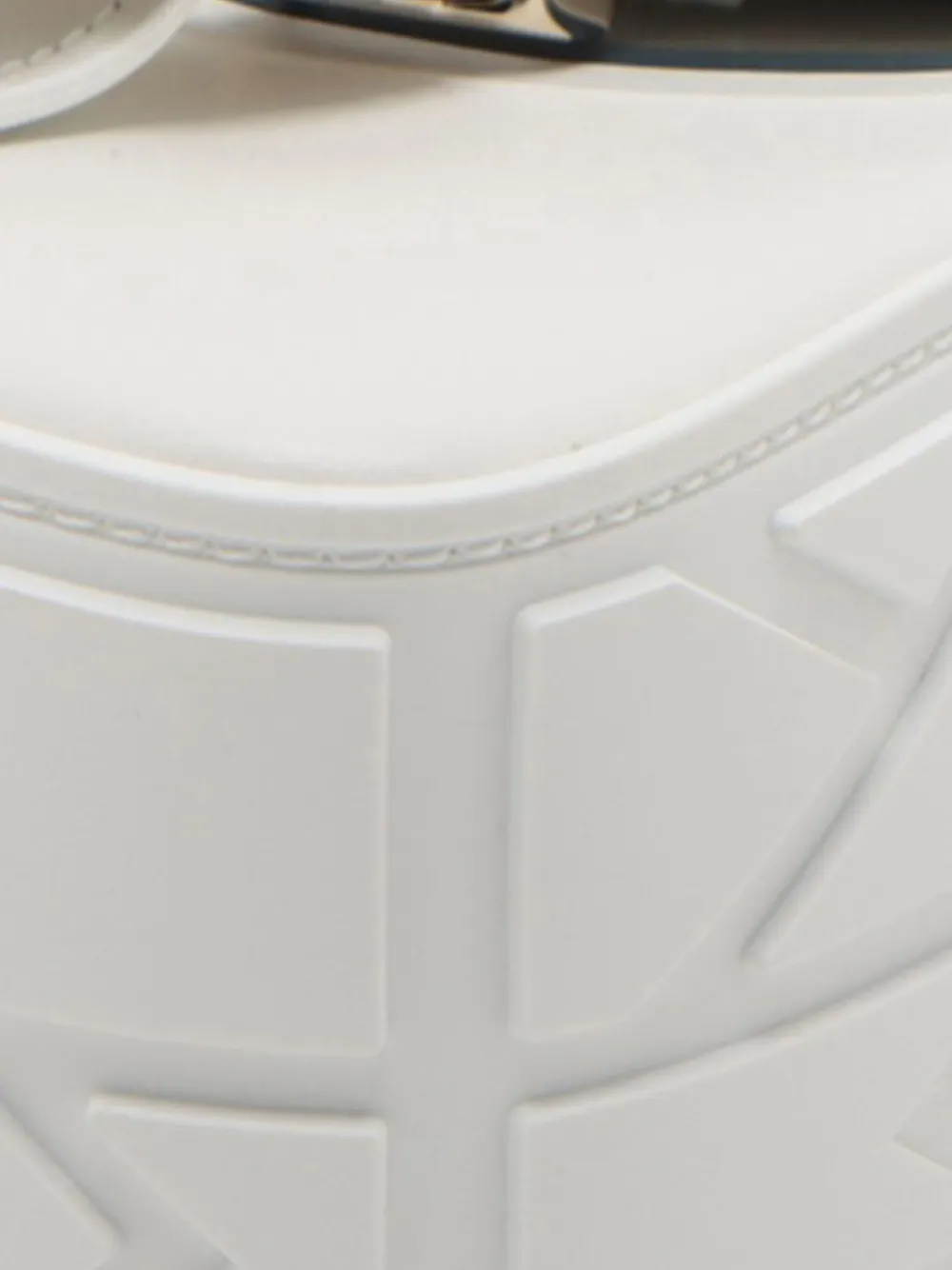 Christian Dior Pre-Owned Borsa a tracolla Diorcamp piccola in pelle di vitello liscia con ricamo 2020-2022 | Pre-owned | Image 2