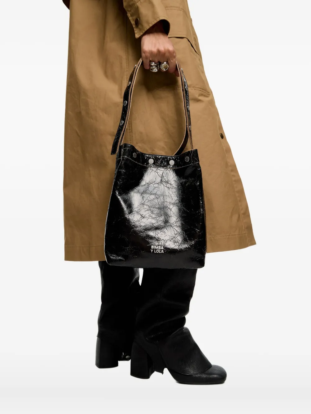 Bimba y Lola Carlino leren schoudertas met studs - Zwart