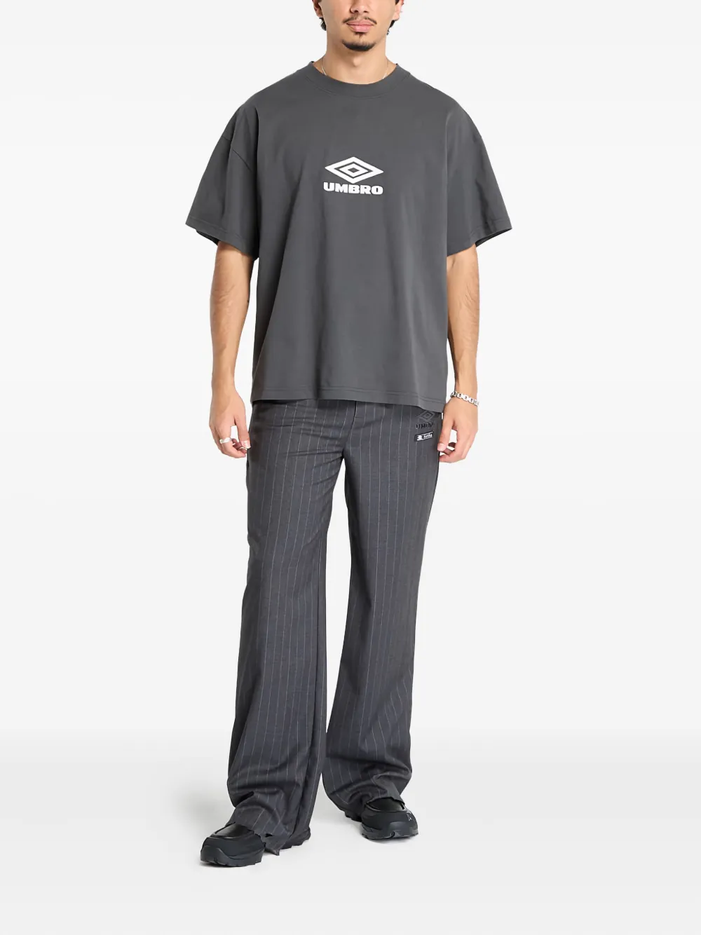 UMBRO logo-print T-shirt - Grijs
