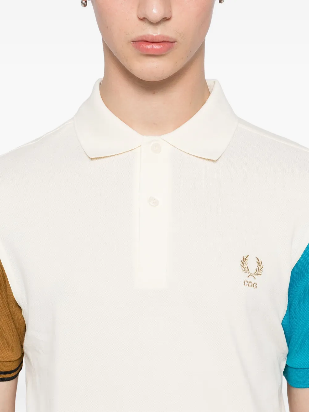 Comme Des Garçons Shirt x Fred Perry poloshirt met colourblocking en korte mouwen Blauw