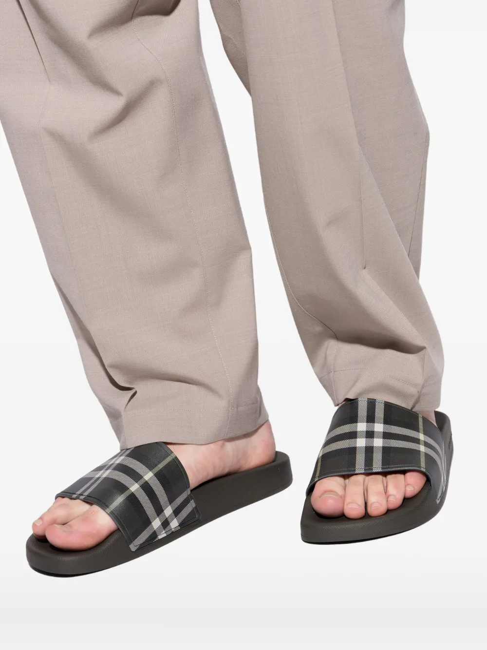 Burberry Geruite slippers Grijs