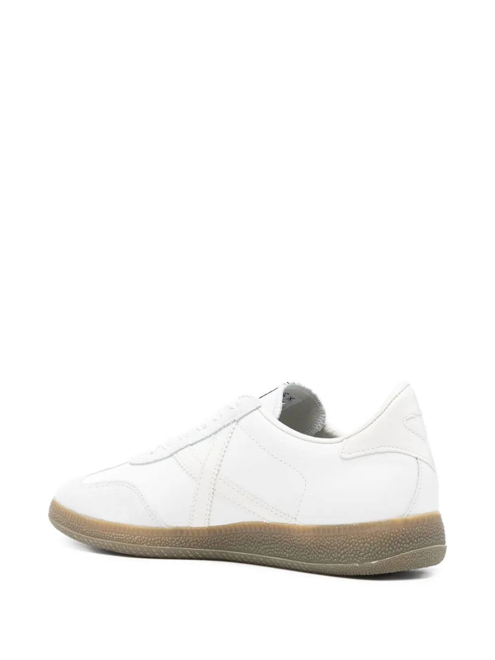 Munich Barru Sneakers In White
