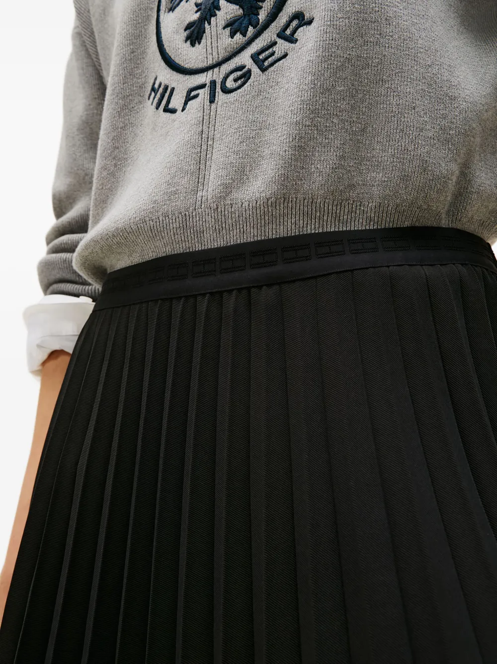 Tommy Hilfiger Pleated Skirt In Black