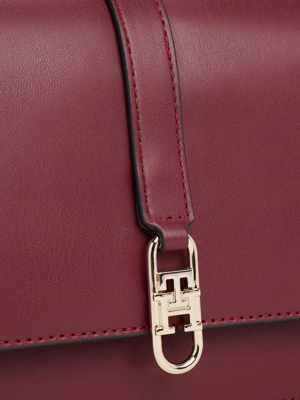 Tommy Hilfiger Crossbodytas met logoplakkaat Rood
