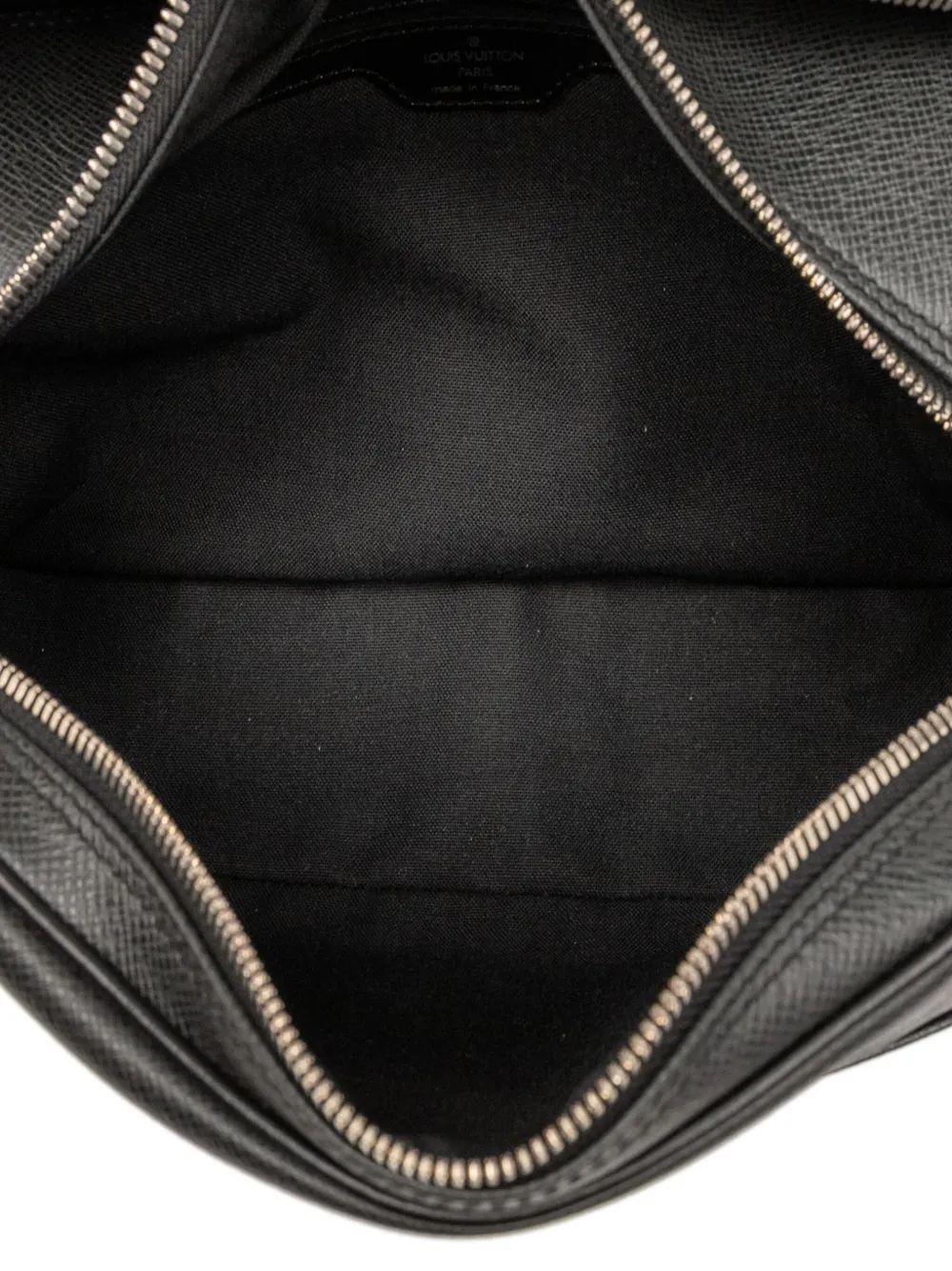 Pre-owned Louis Vuitton 2001 Taiga Reporter Pm Crossbody Bag In Black