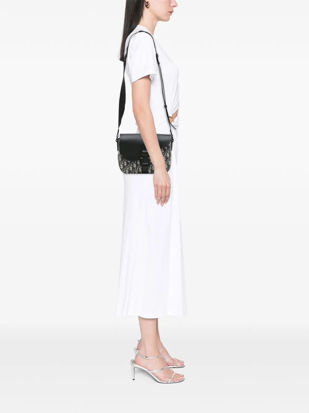 Christian Dior Pre-Owned 2022 Small Oblique Canvas Saddle Messenger Bag with Flap crossbody bag | Pre-Owned | Image 2