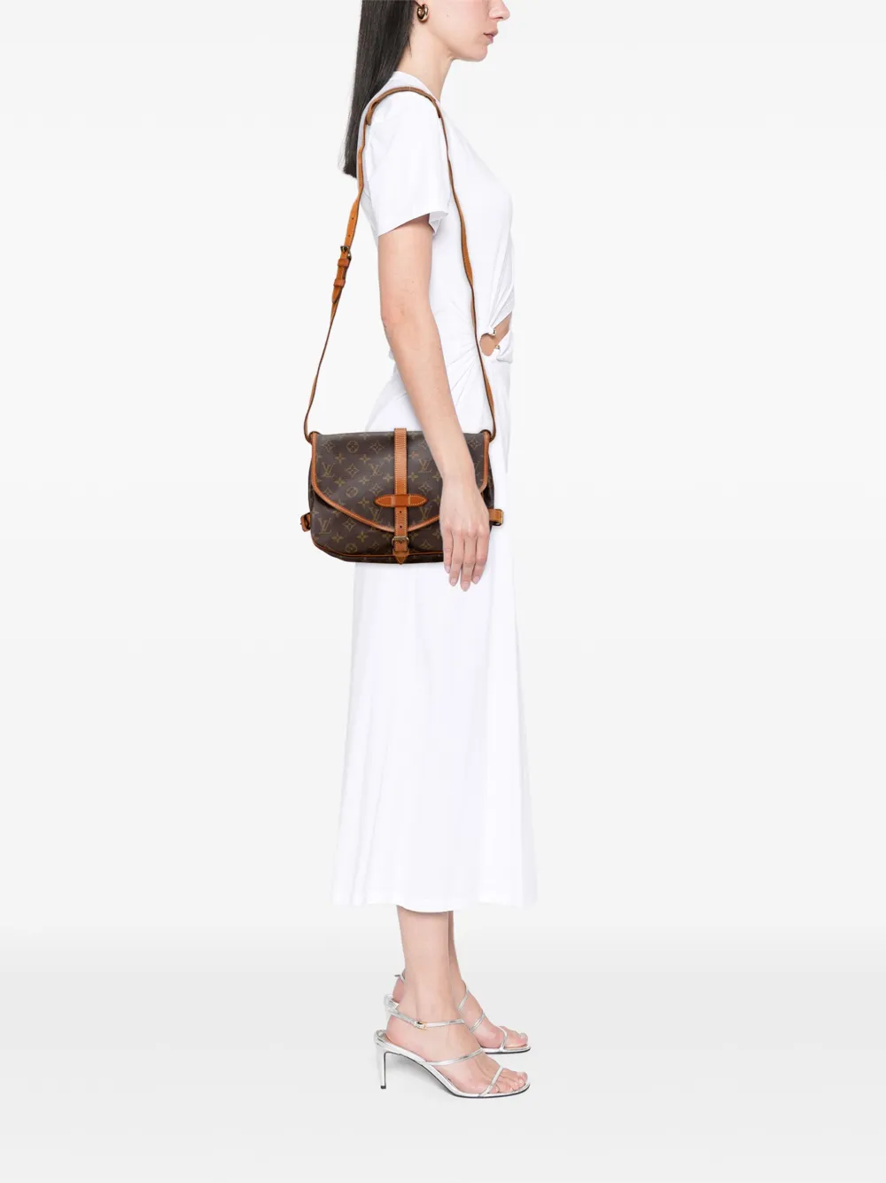 Pre-owned Louis Vuitton 1992 Monogram Saumur 30 Crossbody Bag In Brown