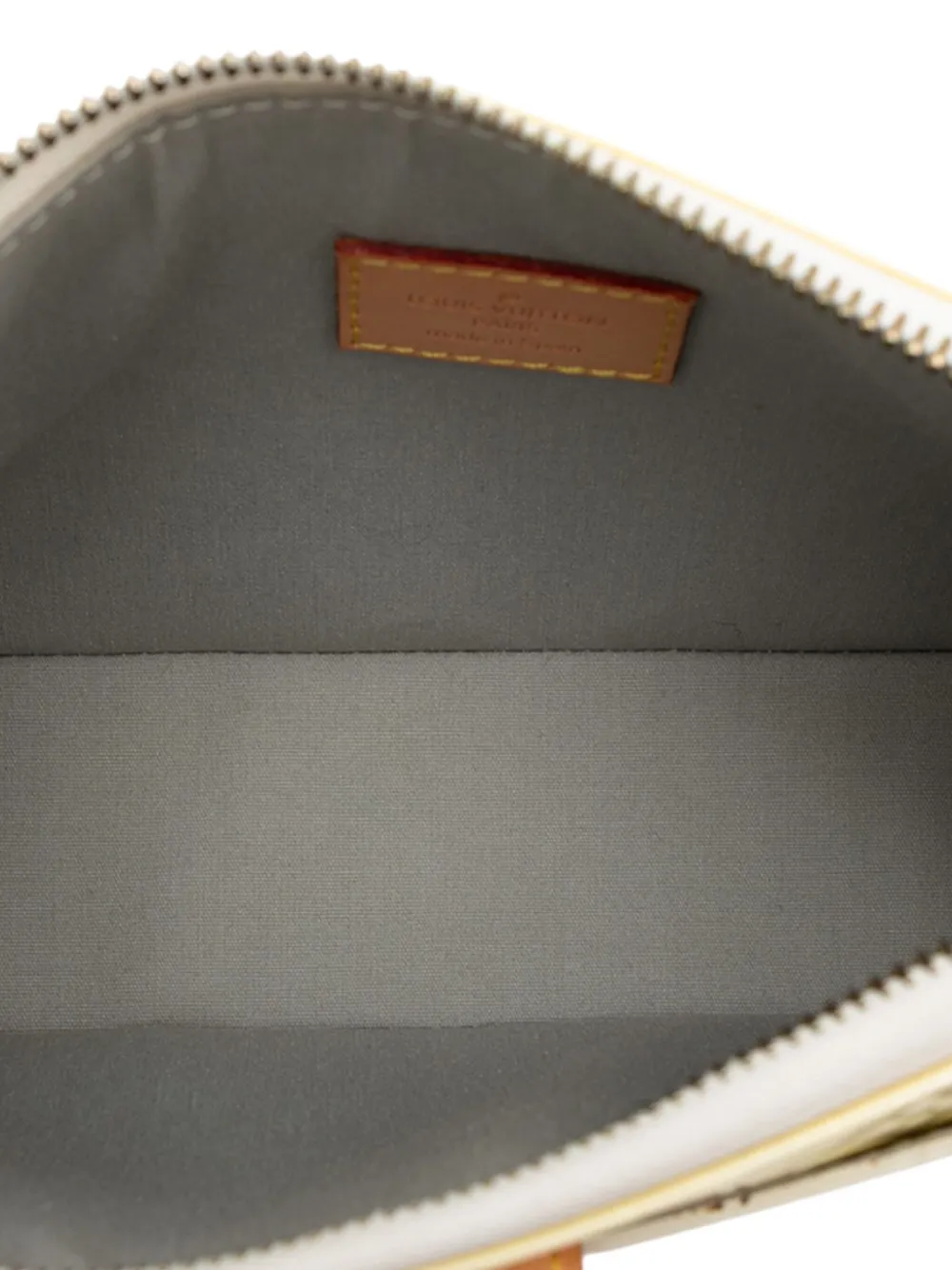 Pre-owned Louis Vuitton 2005 Monogram Vernis Mallory Square Shoulder Bag In White