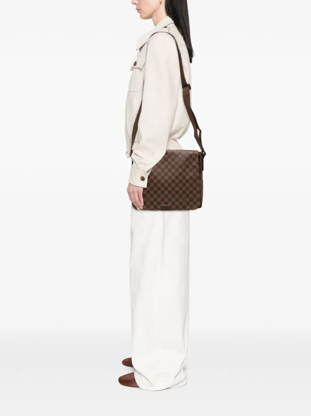 Pre-owned Louis Vuitton 2013 Damier Ebene District Mm Crossbody Bag In Brown