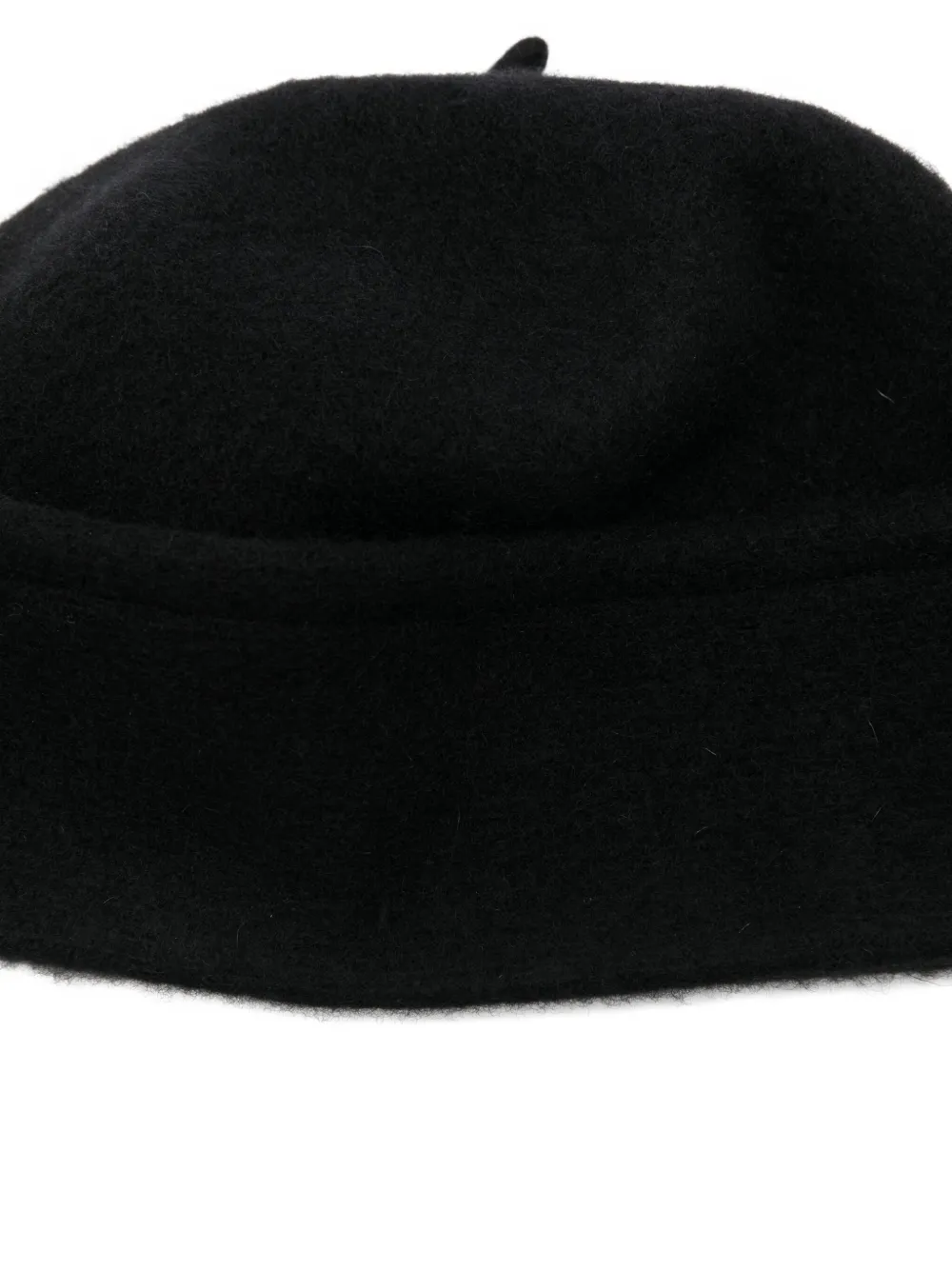 Ranra Topstitch Detailing Beanie In Black
