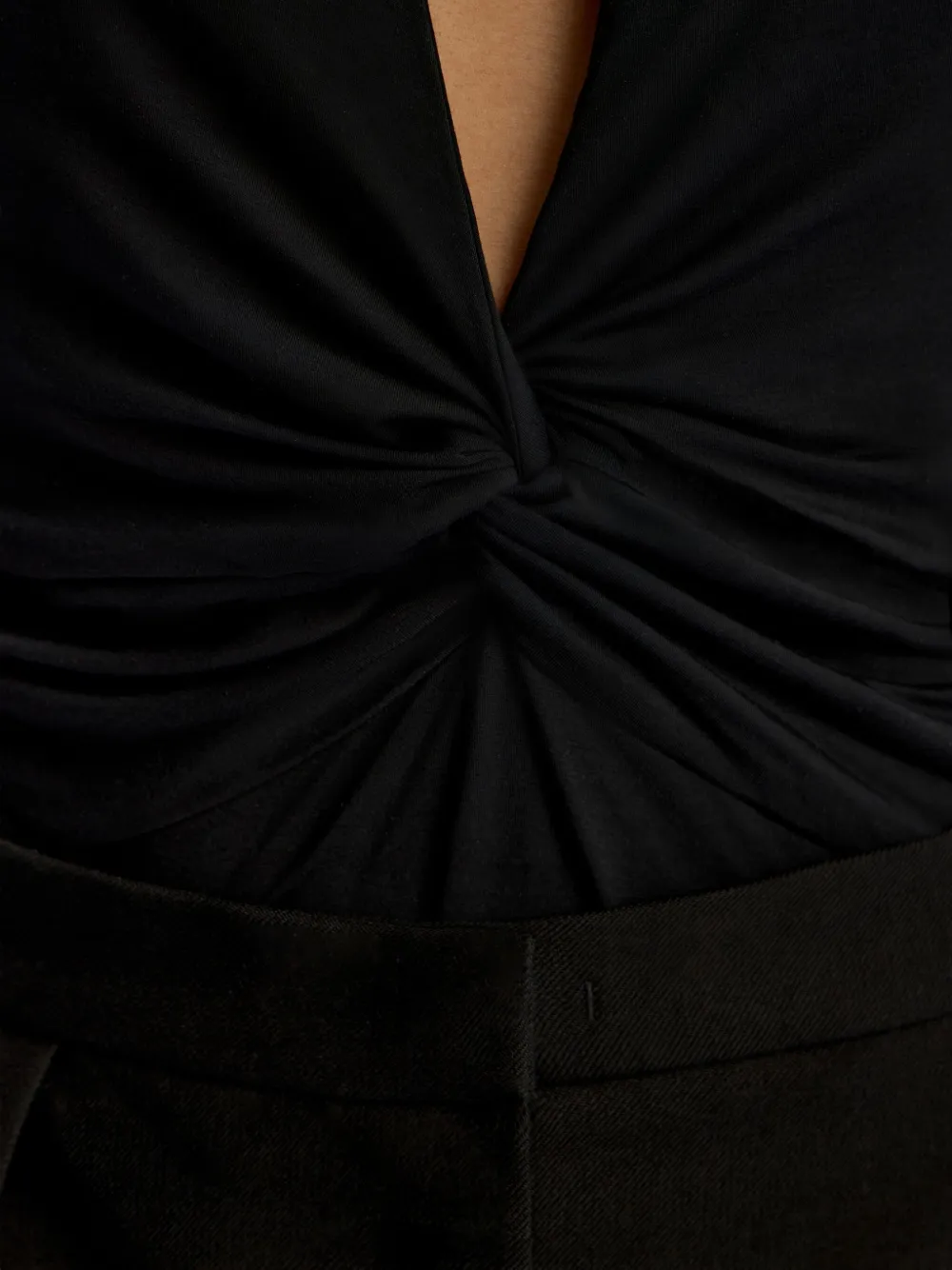 12 STOREEZ Body met halternek Zwart