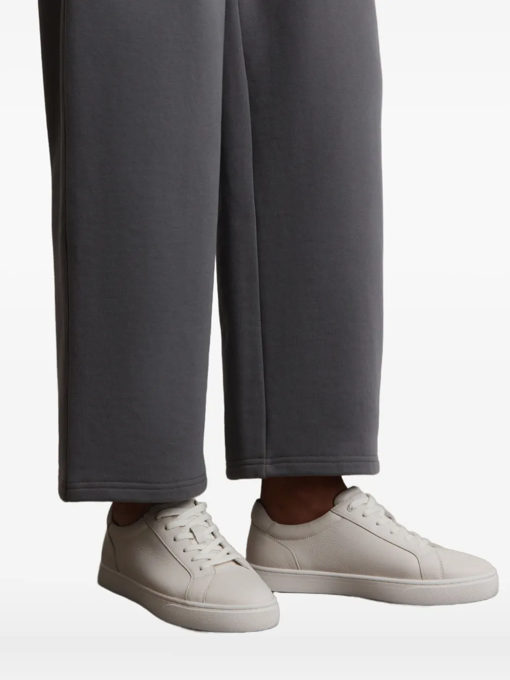 12 STOREEZ Leren sneakers Beige