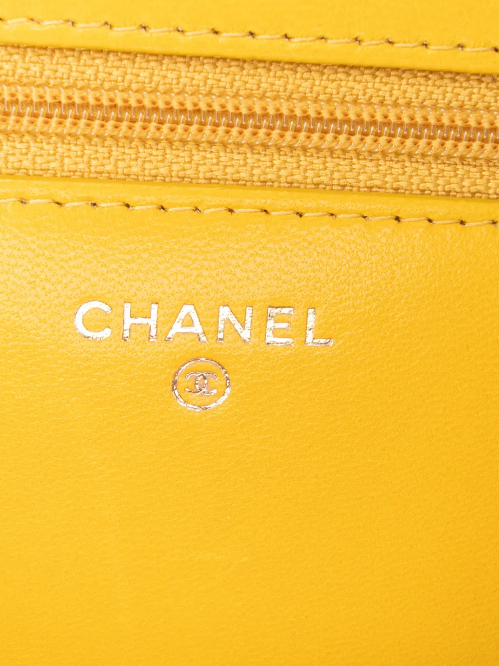 CHANEL Pre-Owned 2019 Quilted Lambskin Boy Wallet On Chain crossbody bag - Giallo