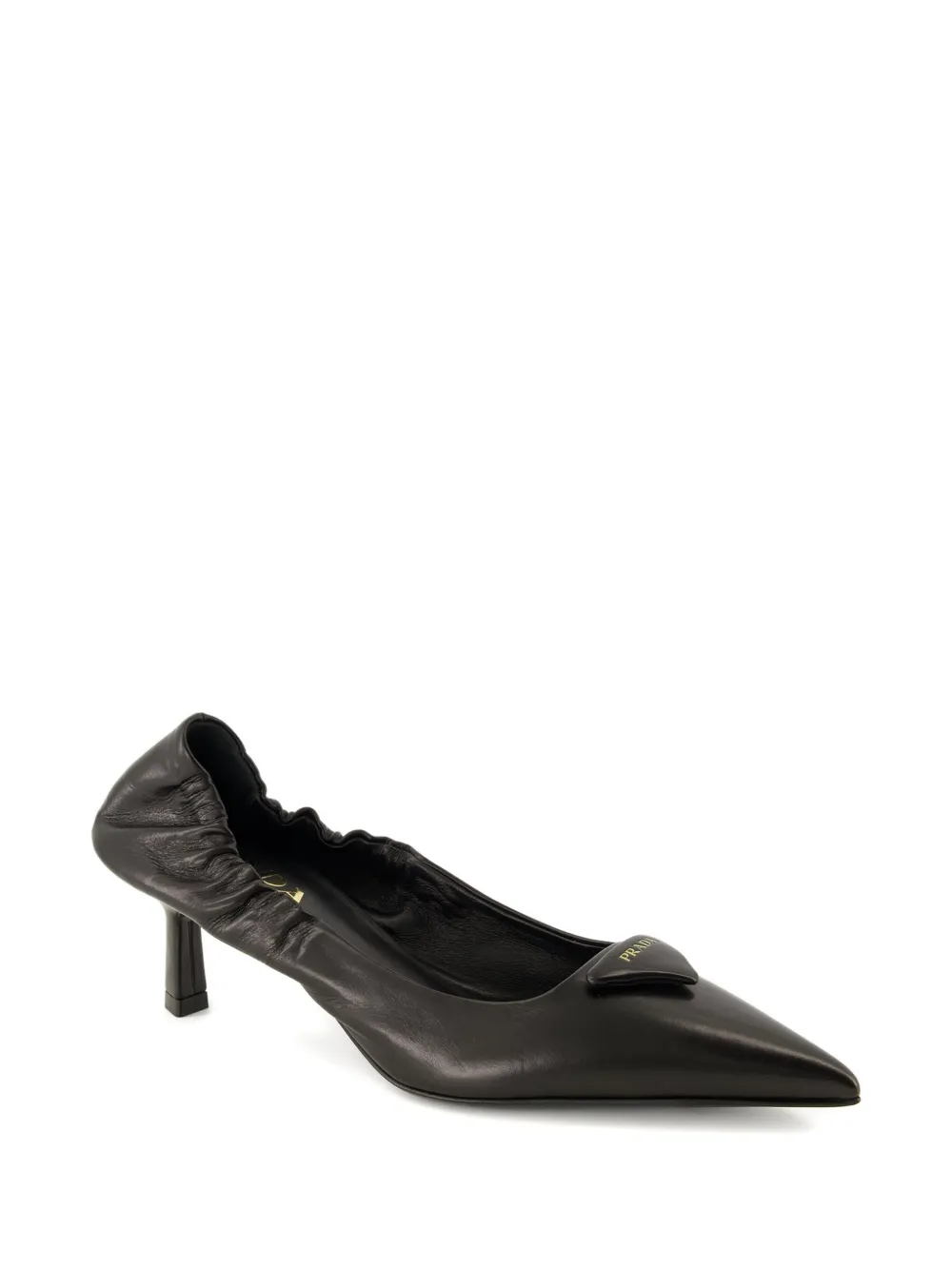Prada Pumps met puntige neus Zwart