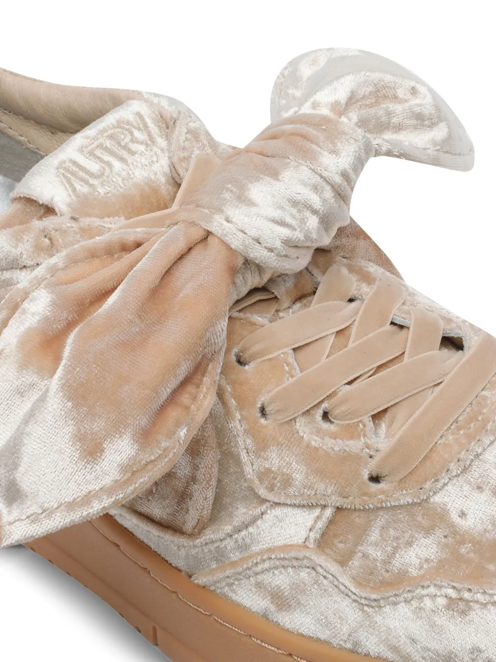 Autry Medalist sneakers met strikdetail Beige