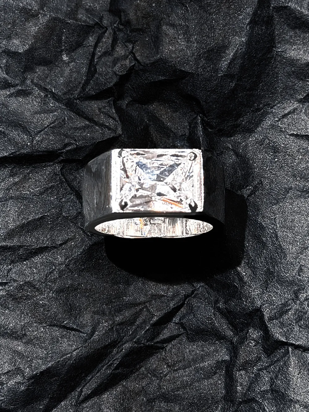 Hatton Labs anillo con detalles de cristal | Image 2