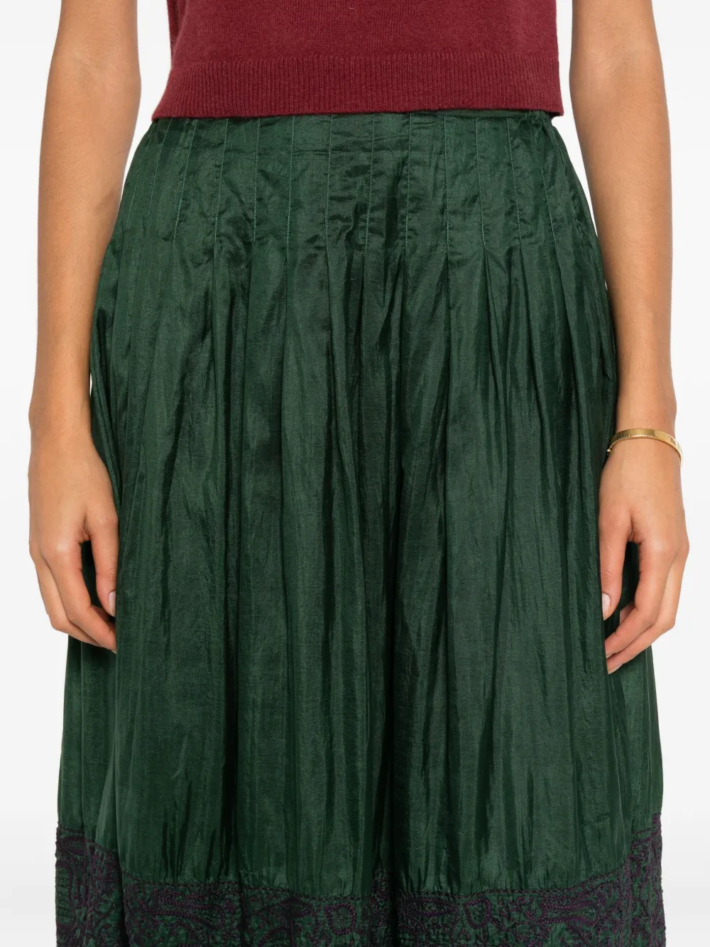 INJIRI Midi-plooirok met geborduurd detail Groen