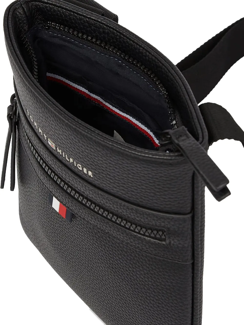 Tommy Hilfiger Essential Shoulder Bag In Black