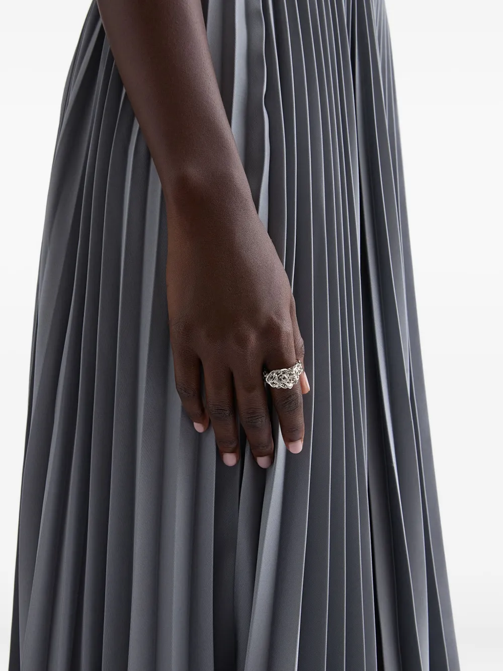Jil Sander Ring met gegraveerd logo en geknoopt kettingdetail - Zilver