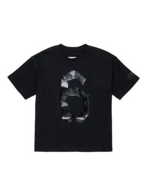 MM6 Maison Margiela キッズロゴプリント クロップドTシャツ MM6 Maison Margiela Kids プリント Tシャツ | ブラック | FARFETCH JP