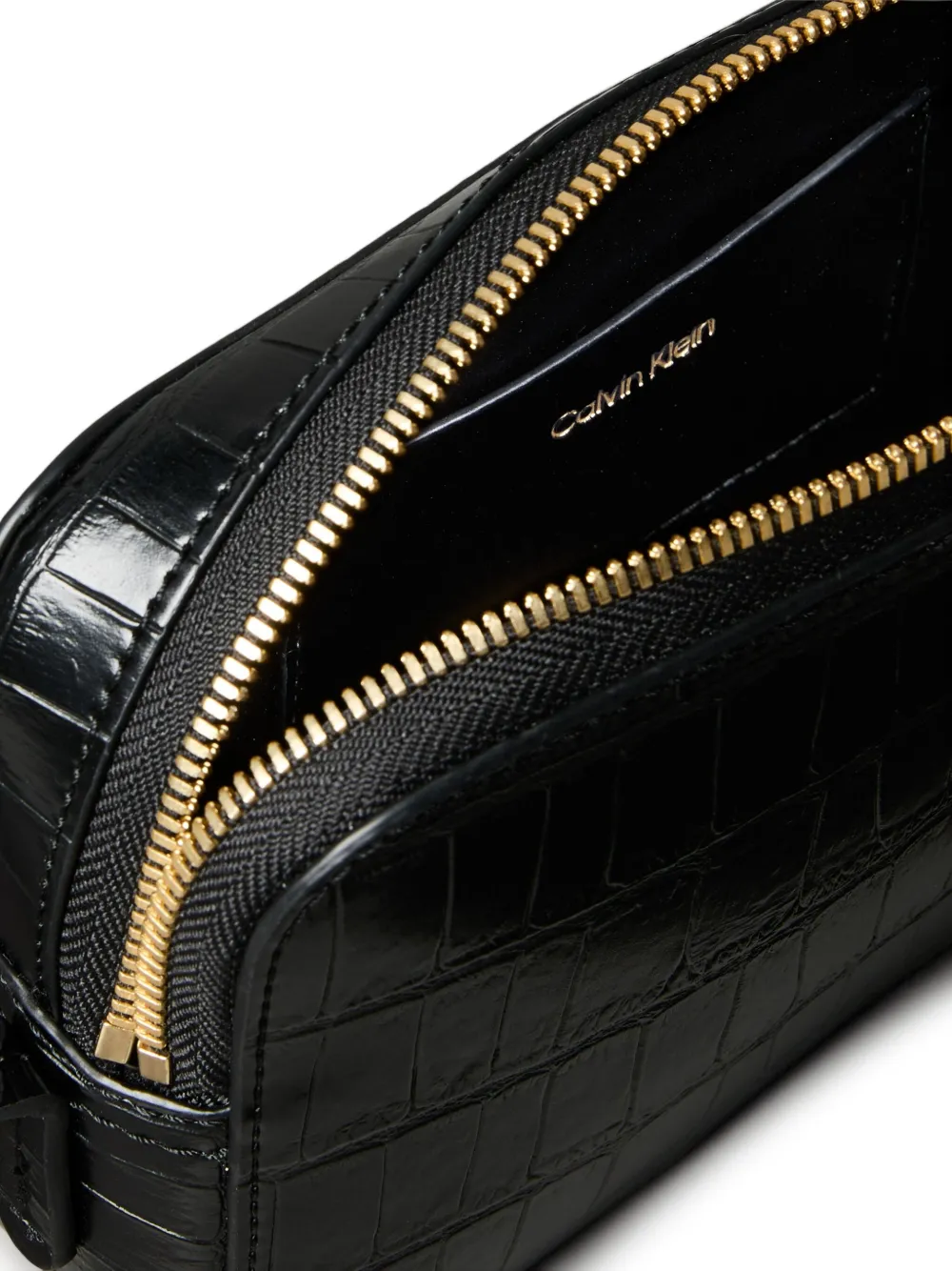 Calvin Klein Logo-plaque Zip Shoulder Bag In Black