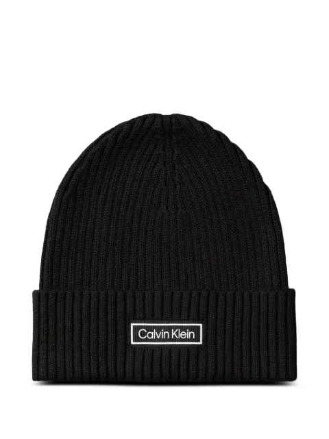 Calvin Klein logo-patch ribbed beanie