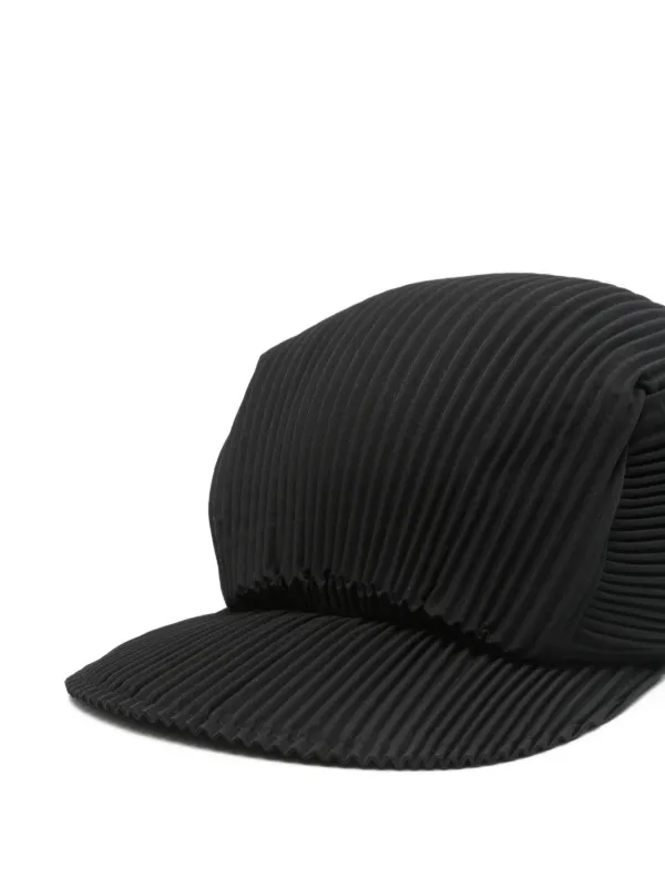 ISSEY MIYAKE黒いプリーツデザインハット Pleats Please Issey Miyake プリーツ ハット | ブラック | FARFETCH JP