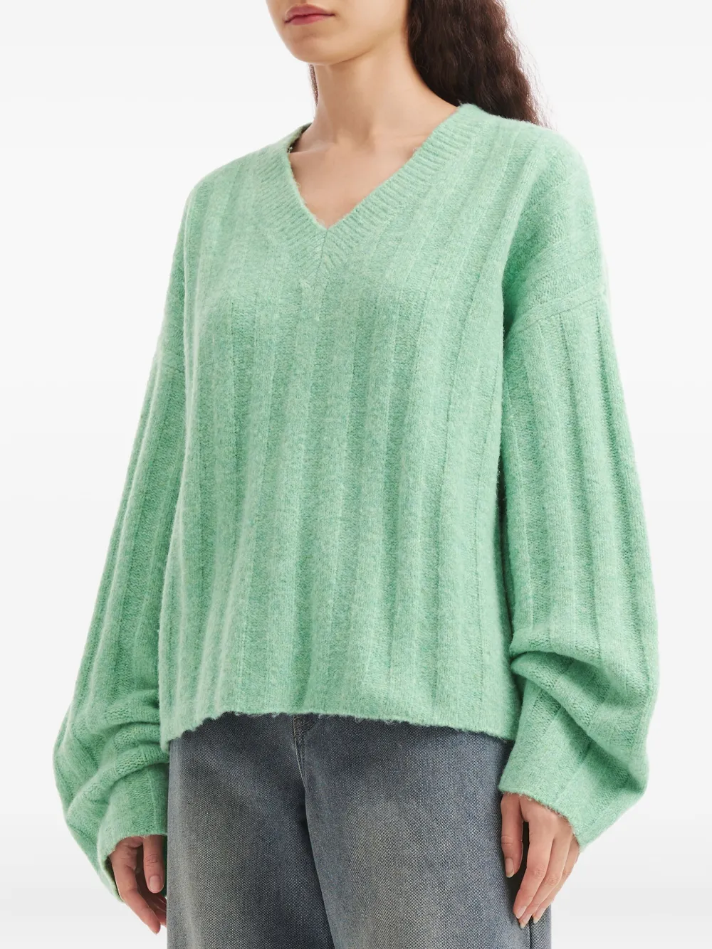 Tout A Coup V-neck Ribbed Sweater In Green