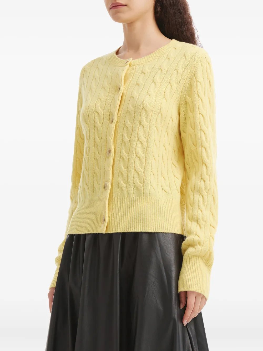 b+ab Kabelgebreid vest met knopen Geel