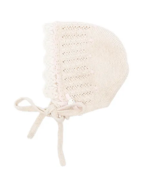 Paz Rodriguez gorro con detalle de encaje